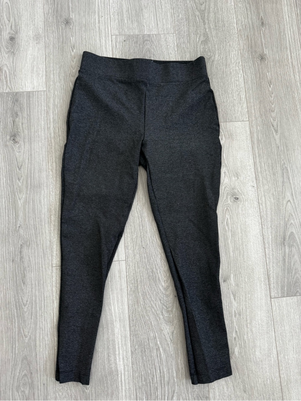 LOFT Shimmer Leggings – Size Medium – Excellent Condition